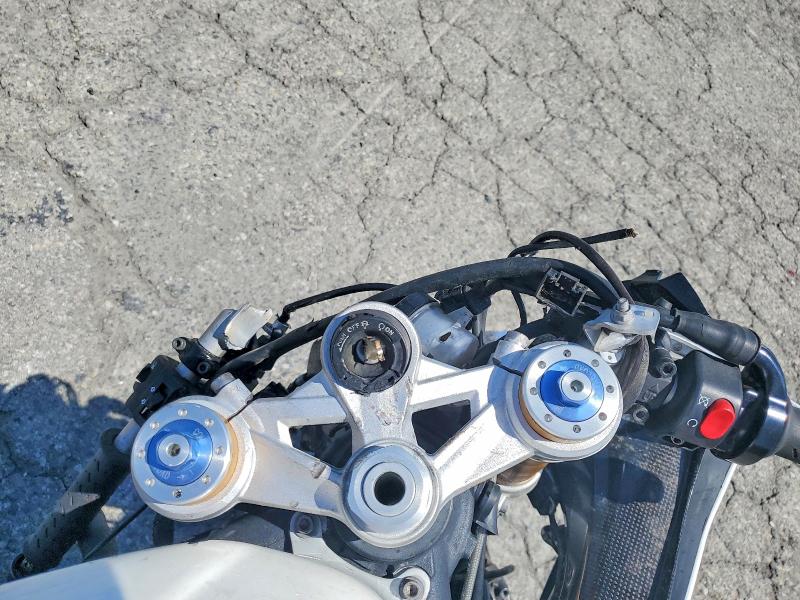Продажа на аукционе авто 2017 Triumph Motorcycle Daytona 675r, vin: SMTA02YK2HJ790494, номер лота: 49462376