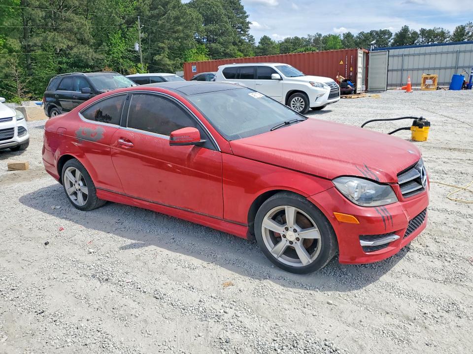 49711006 :رقم المزاد ، WDDGJ4HB5FG384338 vin ، 2015 Mercedes-benz C مزاد بيع