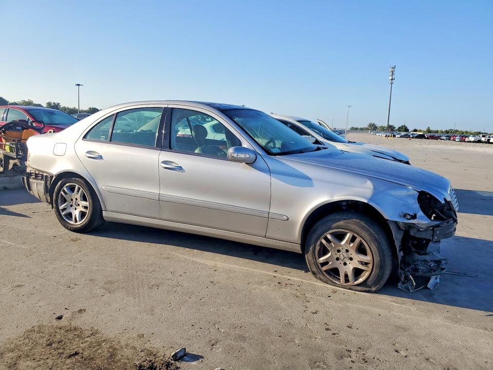 Продажа на аукционе авто 2003 Mercedes-benz E, vin: WDBUF65J93X105487, номер лота: 50110116