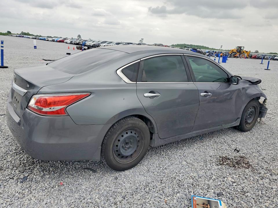 2015 Nissan Altima მანქანა იყიდება აუქციონზე, vin: 1N4AL3AP3FN324439, აუქციონის ნომერი: 51535646