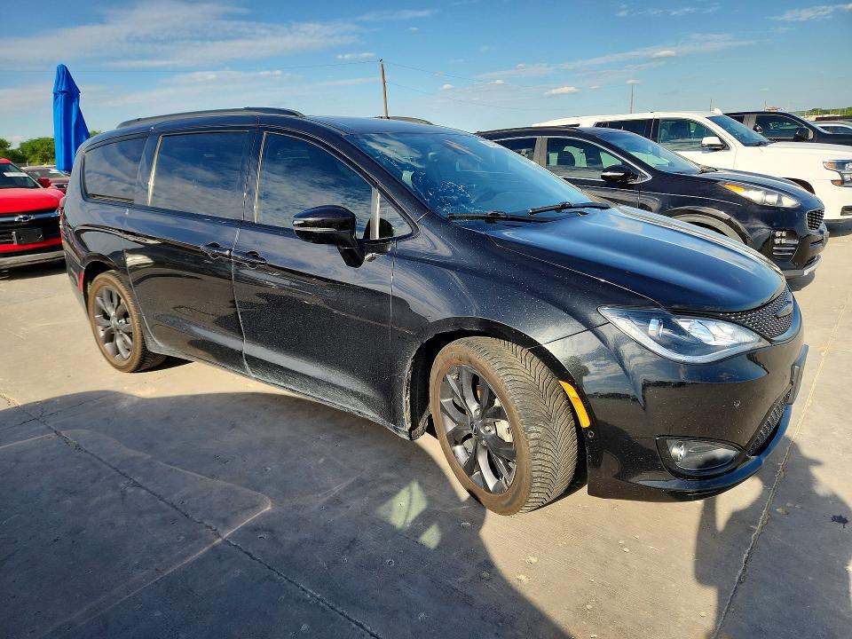 2018 Chrysler Pacifica მანქანა იყიდება აუქციონზე, vin: 2C4RC1GG5JR361870, აუქციონის ნომერი: 49344226