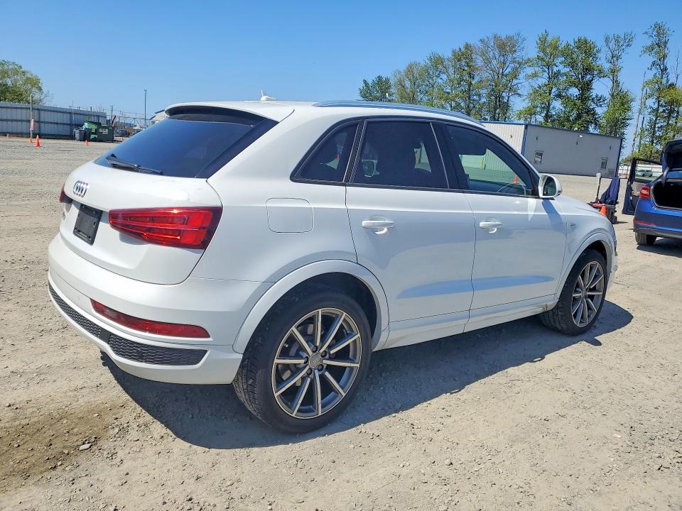 51585176 :رقم المزاد ، WA1BCCFS6JR033442 vin ، 2018 Audi Q3 مزاد بيع
