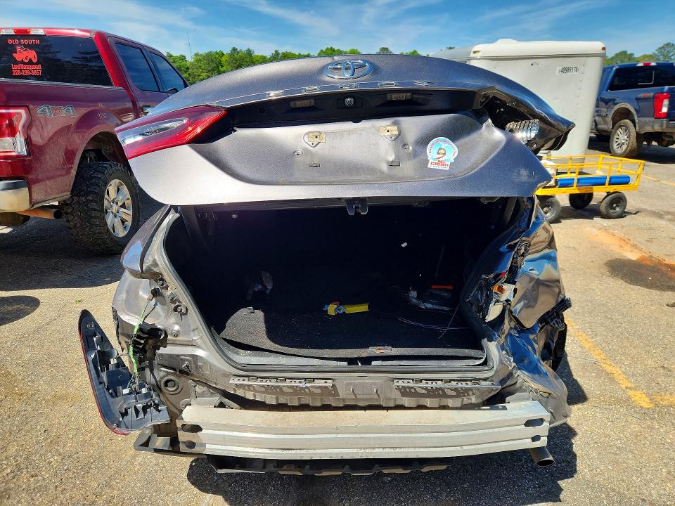 48680986 :رقم المزاد ، 4T1C11AK2NU687140 vin ، 2022 Toyota Camry مزاد بيع