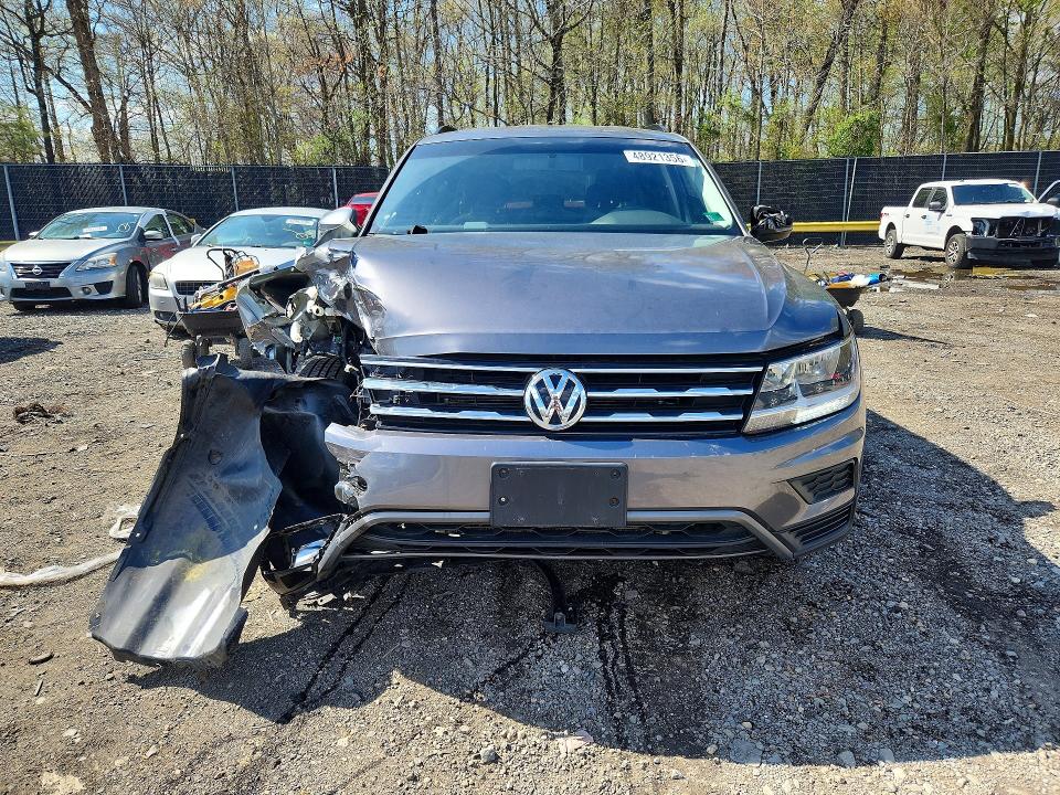 2018 Volkswagen Tiguan მანქანა იყიდება აუქციონზე, vin: 3VV0B7AX4JM094995, აუქციონის ნომერი: 48921356