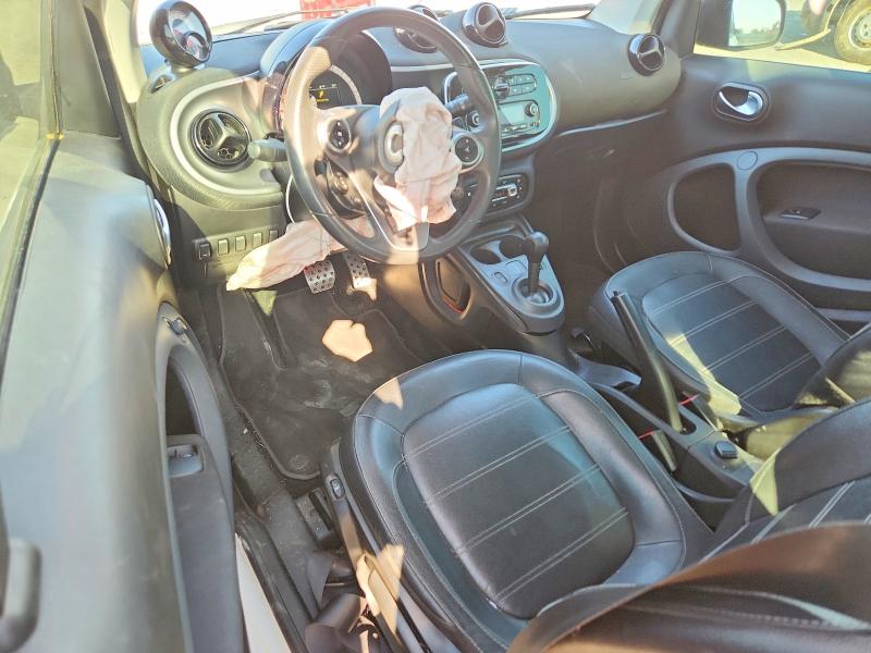 Продаж на аукціоні авто 2016 Smart Fortwo, vin: WMEFJ5DA5GK057642, номер лоту: 49142986