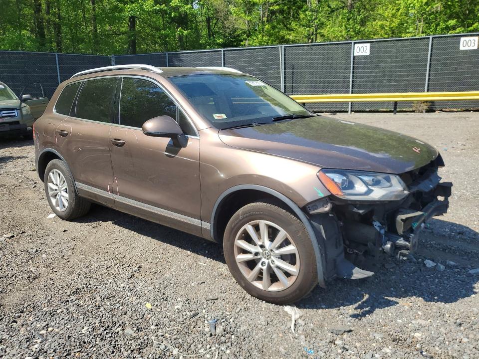 50592506 :رقم المزاد ، WVGEF9BP3ED001206 vin ، 2014 Volkswagen Touareg مزاد بيع