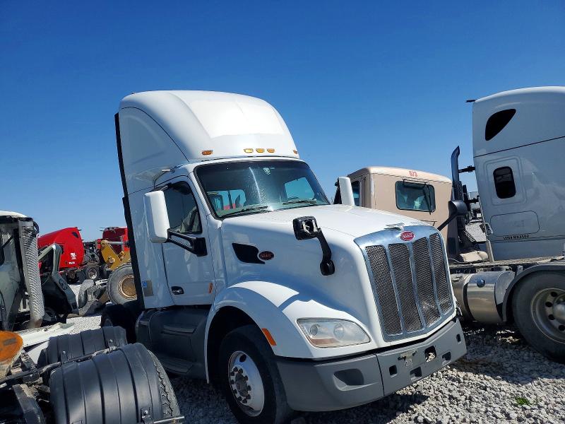 Продажа на аукционе авто 2018 Peterbilt 579, vin: 1XPBA48X0JD477454, номер лота: 77527265