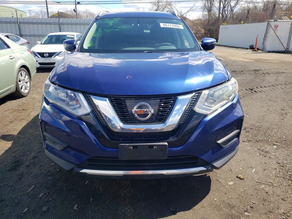2017 Nissan Rogue მანქანა იყიდება აუქციონზე, vin: 5N1AT2MV4HC897472, აუქციონის ნომერი: 48773906
