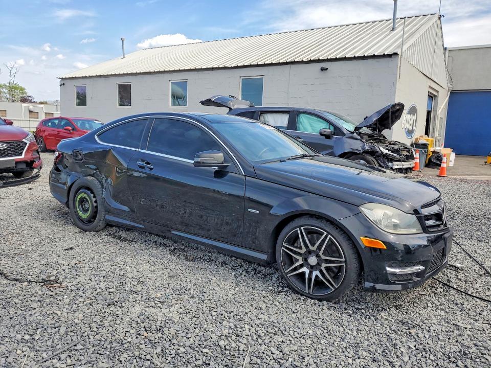 Продажа на аукционе авто 2014 Mercedes-benz C, vin: WDDGJ4HB5EG289969, номер лота: 50994396