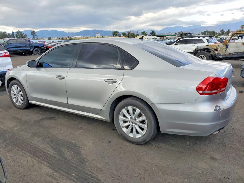 48656496 :رقم المزاد ، 1VWAP7A37DC101264 vin ، 2013 Volkswagen Passat مزاد بيع