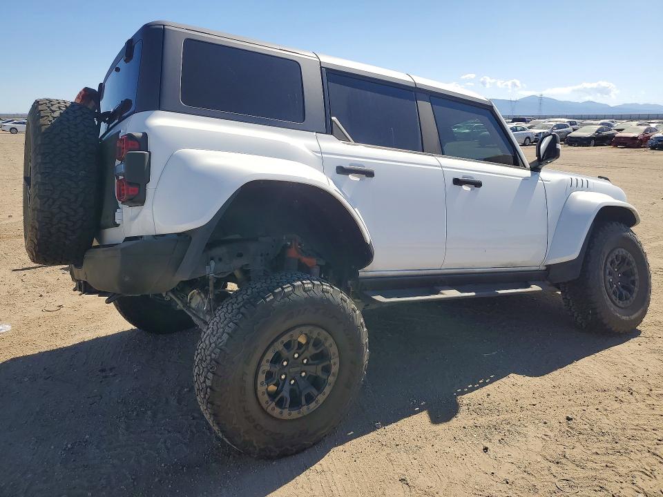 Продажа на аукционе авто 2024 Ford Bronco, vin: 1FMEE0RR6RLA48358, номер лота: 51803196