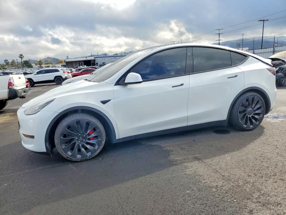 Auction sale of the 2024 Tesla Model Y, vin: 7SAYGDEF3RF056387, lot number: 48290186