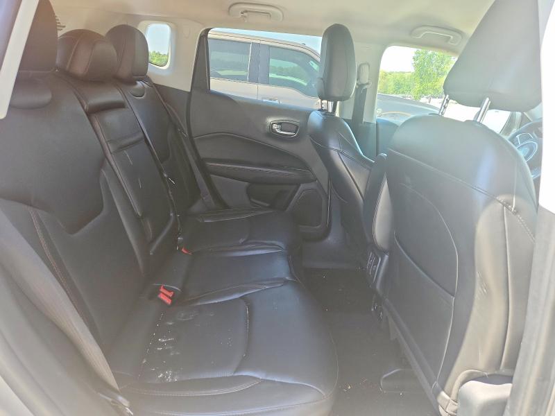 49683546 :رقم المزاد ، 3C4NJDCB5JT354785 vin ، 2018 Jeep Compass مزاد بيع