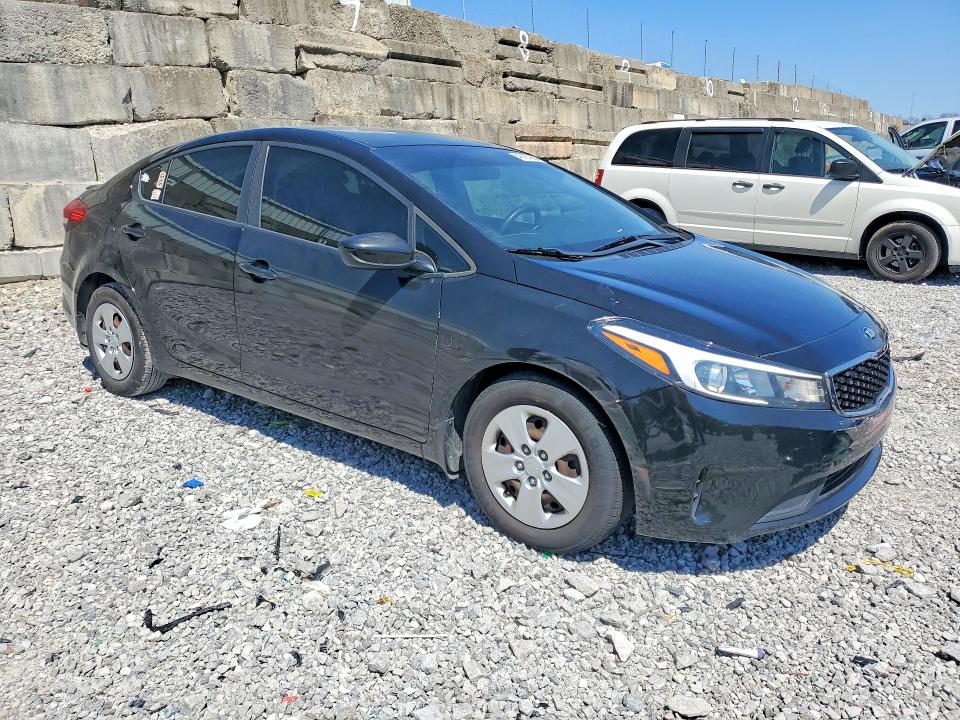 2017 Kia Forte მანქანა იყიდება აუქციონზე, vin: 3KPFL4A75HE131240, აუქციონის ნომერი: 49187956