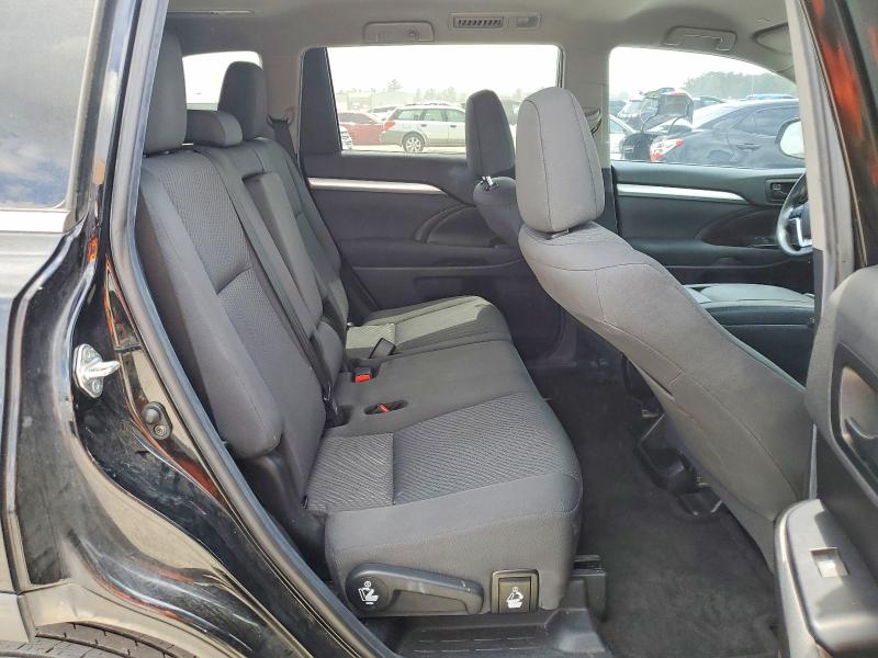 49436426 :رقم المزاد ، 5TDZARFH5KS055551 vin ، 2019 Toyota Highlander مزاد بيع