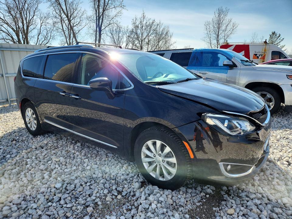 48712206 :رقم المزاد ، 2C4RC1BG9JR246700 vin ، 2018 Chrysler Pacifica مزاد بيع