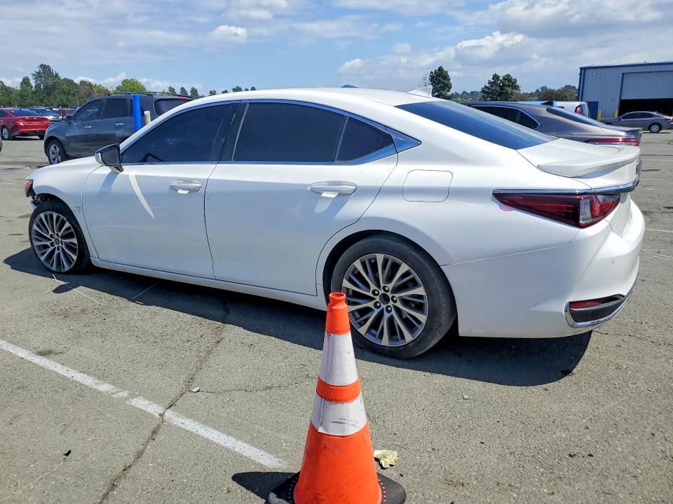 Продажа на аукционе авто 2021 Lexus Es, vin: 58ADA1C1XMU003886, номер лота: 51482816