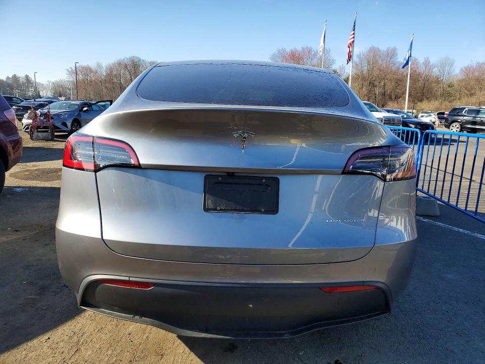 Продажа на аукционе авто 2025 Tesla Model Y, vin: 7SAYGAEE9SF239630, номер лота: 48637186
