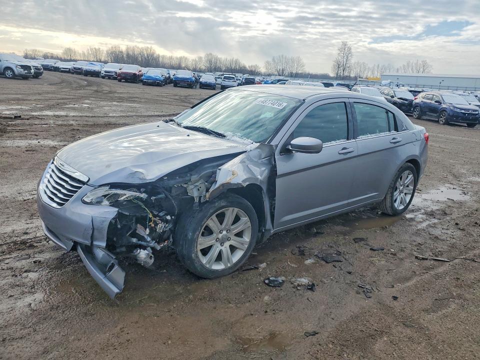 48774016 :رقم المزاد ، 1C3CCBAB4DN670664 vin ، 2013 Chrysler 200 مزاد بيع