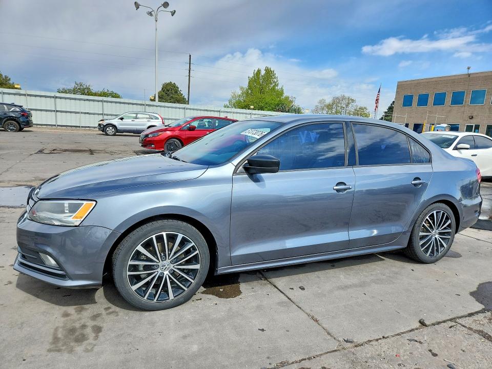 51373076 :رقم المزاد ، 3VWD17AJ1FM220829 vin ، 2015 Volkswagen Jetta مزاد بيع