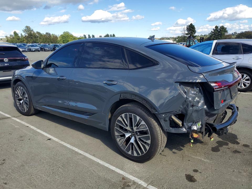 2024 Audi Q8 E-tron მანქანა იყიდება აუქციონზე, vin: WA1CAAGE6RB035171, აუქციონის ნომერი: 49744076