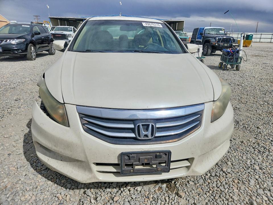 49676316 :رقم المزاد ، 1HGCP3F81BA002670 vin ، 2011 Honda Accord مزاد بيع