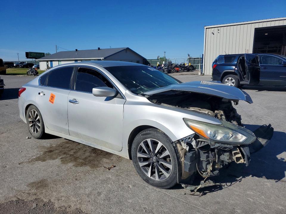 Продаж на аукціоні авто 2017 Nissan Altima, vin: 1N4AL3AP4HC267313, номер лоту: 48949326