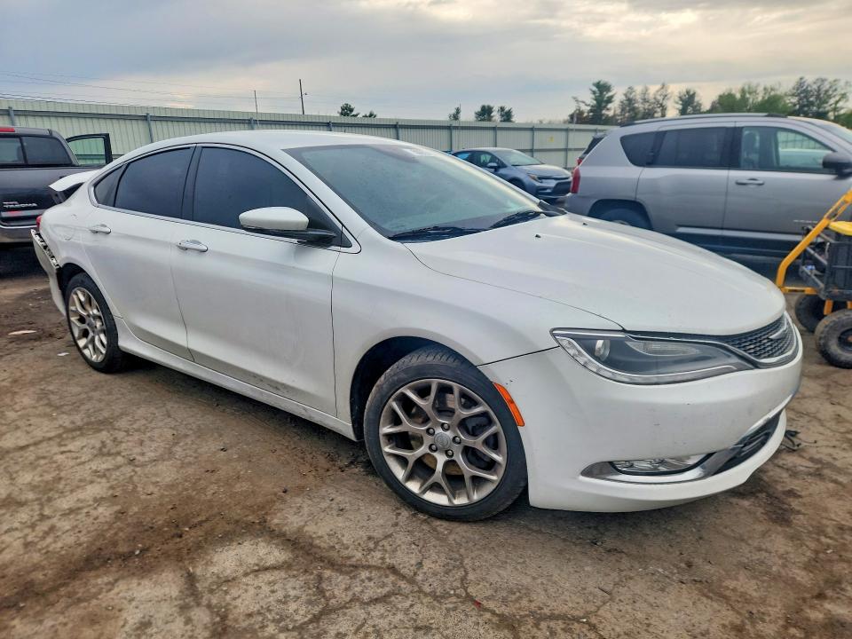 50853106 :رقم المزاد ، 1C3CCCEG9FN589500 vin ، 2015 Chrysler 200 مزاد بيع