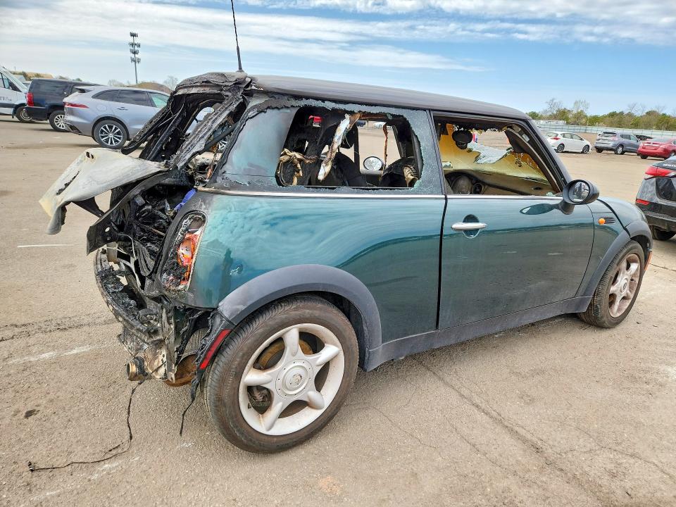 2003 Mini Cooper მანქანა იყიდება აუქციონზე, vin: WMWRC334X3TJ52768, აუქციონის ნომერი: 51322746