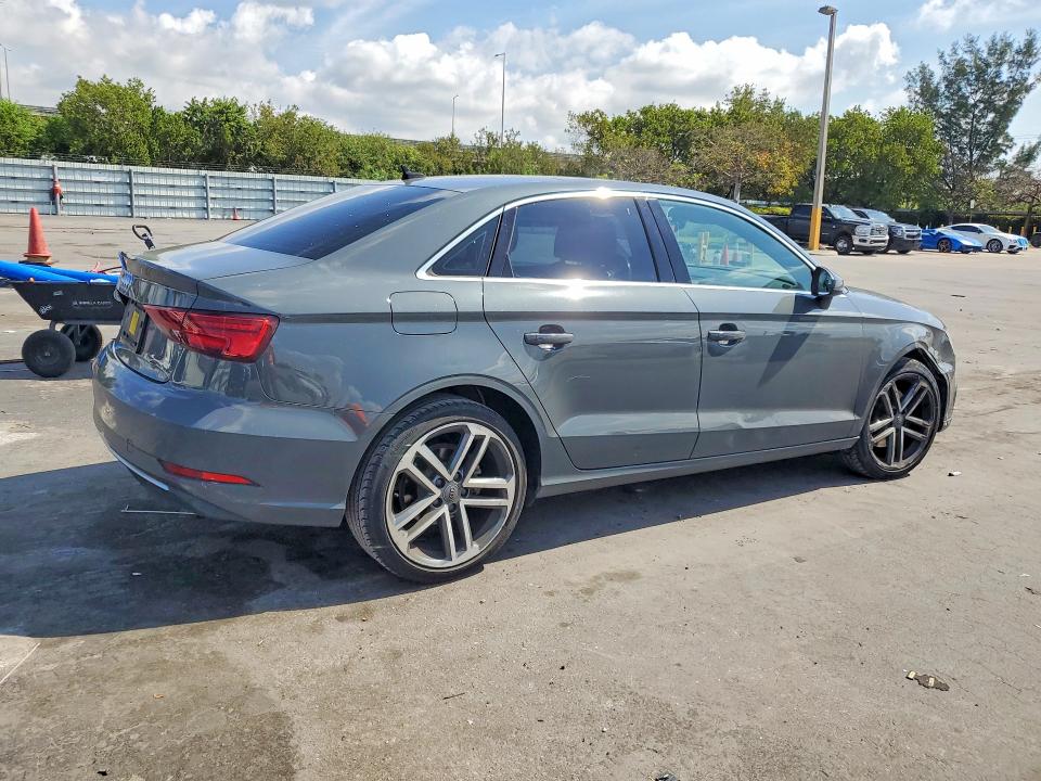 Продаж на аукціоні авто 2019 Audi A3, vin: WAUAUGFFXK1014477, номер лоту: 50346876