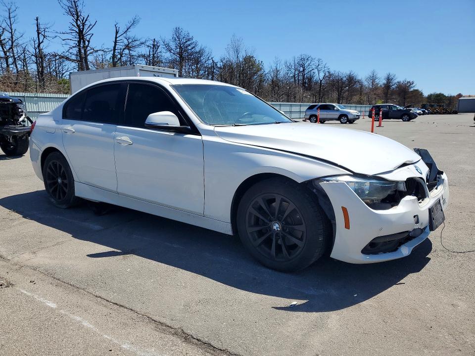 51418726 :رقم المزاد ، WBA8E5G57GNT93864 vin ، 2016 Bmw 320 مزاد بيع