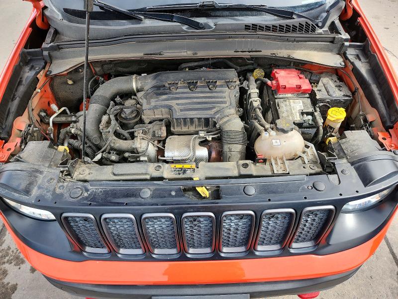 50628636 :رقم المزاد ، ZACNJDC18MPM28703 vin ، 2021 Jeep Renegade مزاد بيع