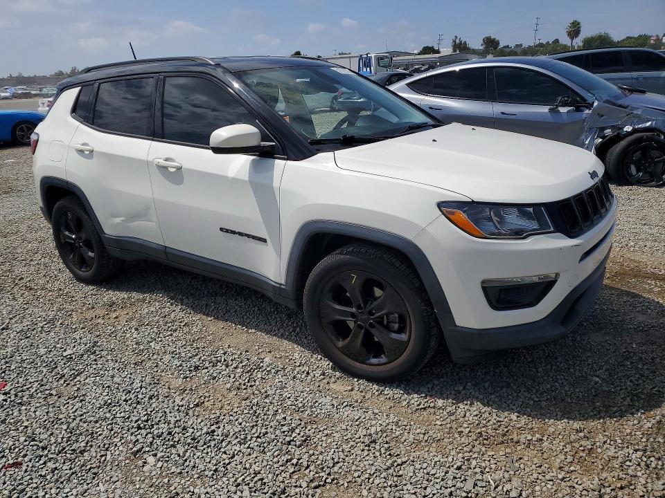 2018 Jeep Compass მანქანა იყიდება აუქციონზე, vin: 3C4NJCBB4JT486786, აუქციონის ნომერი: 51590526