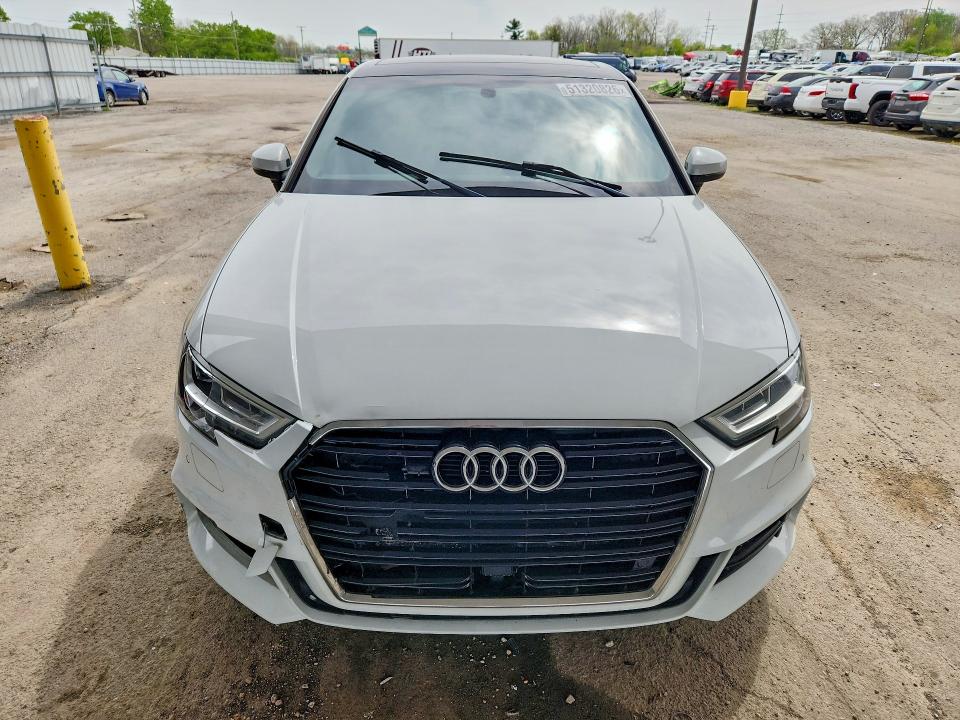 51320826 :رقم المزاد ، WAUJ8GFF7J1017968 vin ، 2018 Audi A3 مزاد بيع