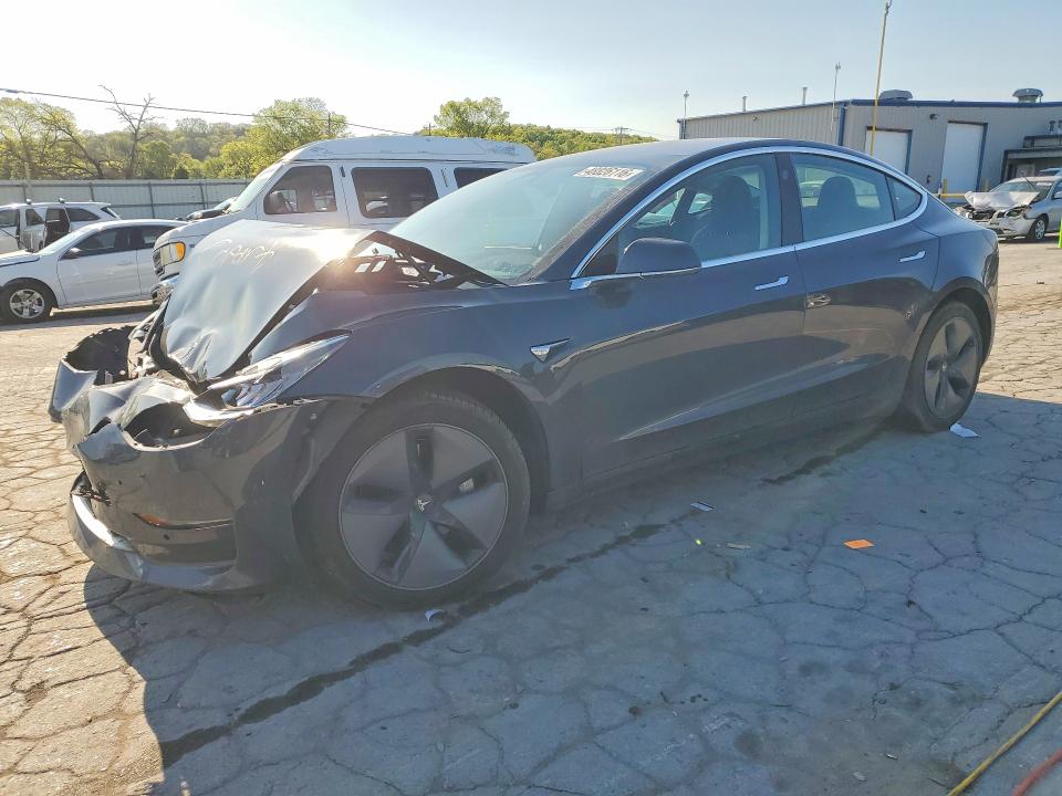 48826116 :رقم المزاد ، 5YJ3E1EB9JF077192 vin ، 2018 Tesla Model 3 مزاد بيع