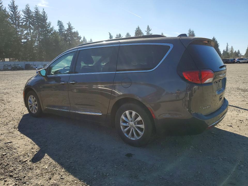 2017 Chrysler Pacifica მანქანა იყიდება აუქციონზე, vin: 2C4RC1BG5HR621816, აუქციონის ნომერი: 49415916