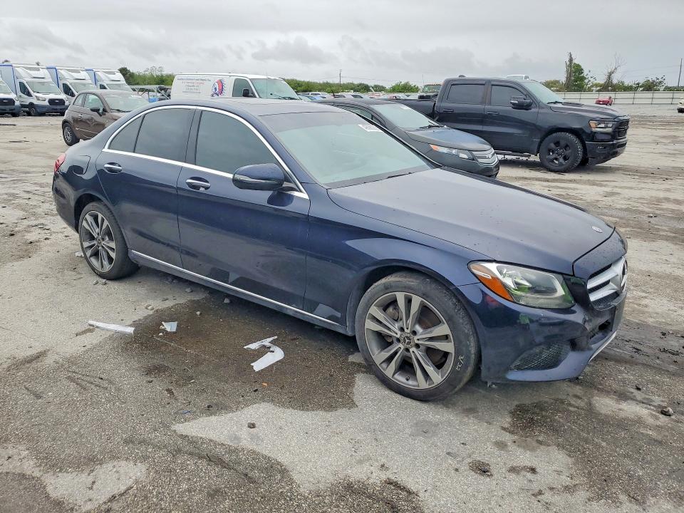 49086206 :رقم المزاد ، 55SWF4KB8JU242678 vin ، 2018 Mercedes-benz C مزاد بيع