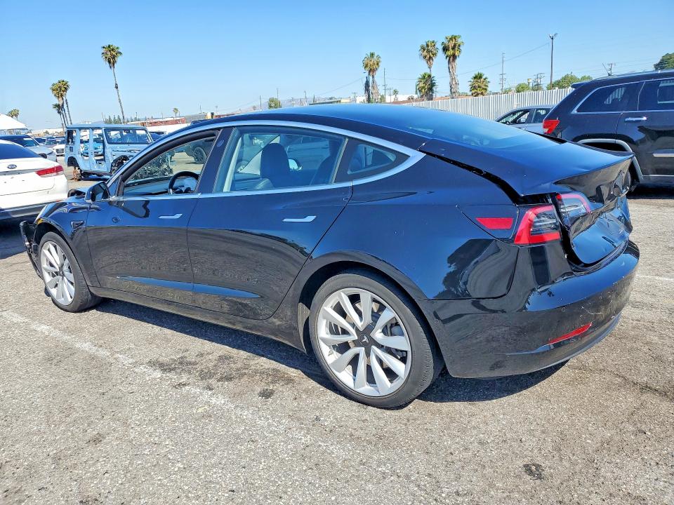 49971996 :رقم المزاد ، 5YJ3E1EA6HF000846 vin ، 2017 Tesla Model 3 مزاد بيع