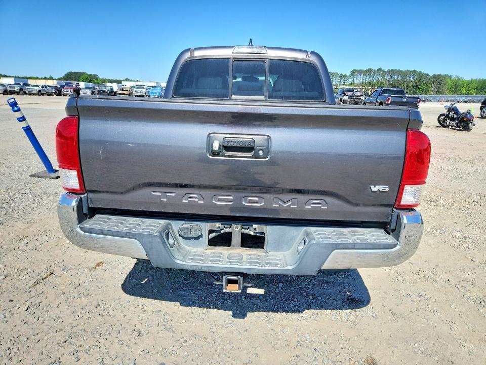 50602426 :رقم المزاد ، 5TFAZ5CN8HX022877 vin ، 2017 Toyota Tacoma مزاد بيع