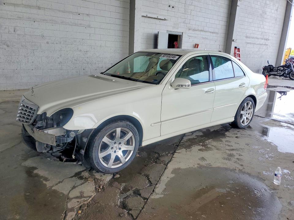 50169246 :رقم المزاد ، WDBUF56X87B017076 vin ، 2007 Mercedes-benz E مزاد بيع