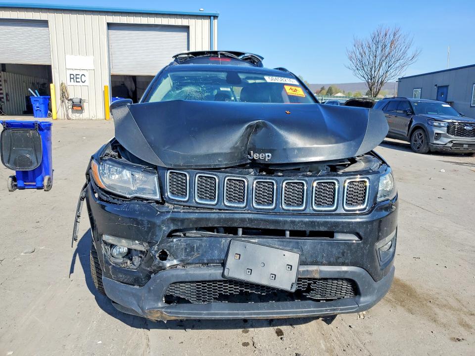 2018 Jeep Compass მანქანა იყიდება აუქციონზე, vin: 3C4NJDBB1JT270741, აუქციონის ნომერი: 50458216