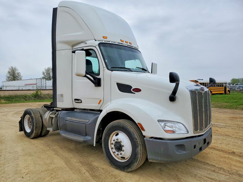 Продаж на аукціоні авто 2017 Peterbilt 579, vin: 1XPBA48X4HD428445, номер лоту: 46206166