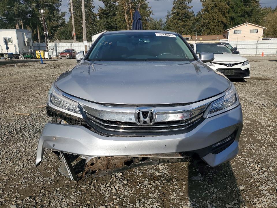 Продажа на аукционе авто 2017 Honda Accord, vin: 1HGCR3F95HA007222, номер лота: 50428396