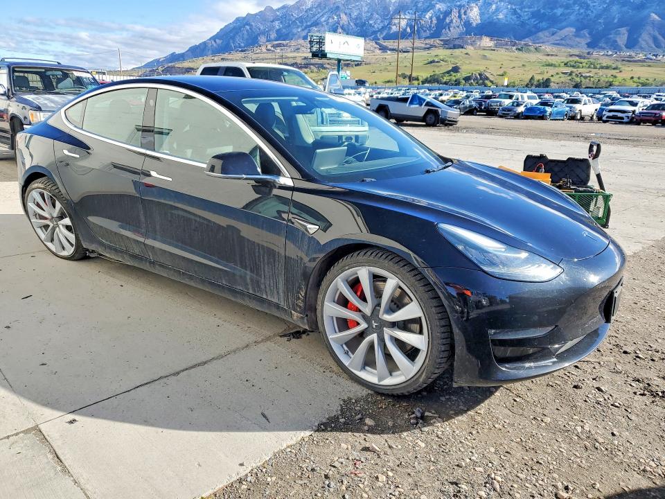 2018 Tesla Model 3 მანქანა იყიდება აუქციონზე, vin: 5YJ3E1EB8JF069732, აუქციონის ნომერი: 48351736