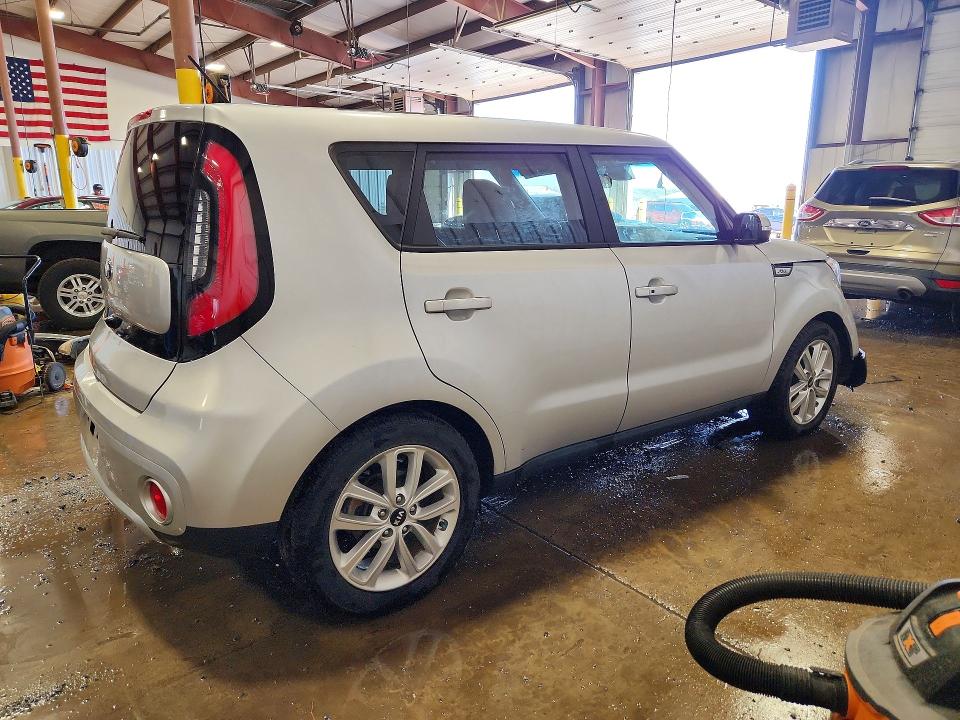2017 Kia Soul მანქანა იყიდება აუქციონზე, vin: KNDJP3A5XH7430035, აუქციონის ნომერი: 50000746