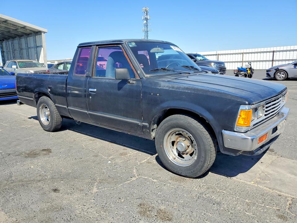48708156 :رقم المزاد ، JN6ND06S5FW007516 vin ، 1985 Nissan Pickup مزاد بيع