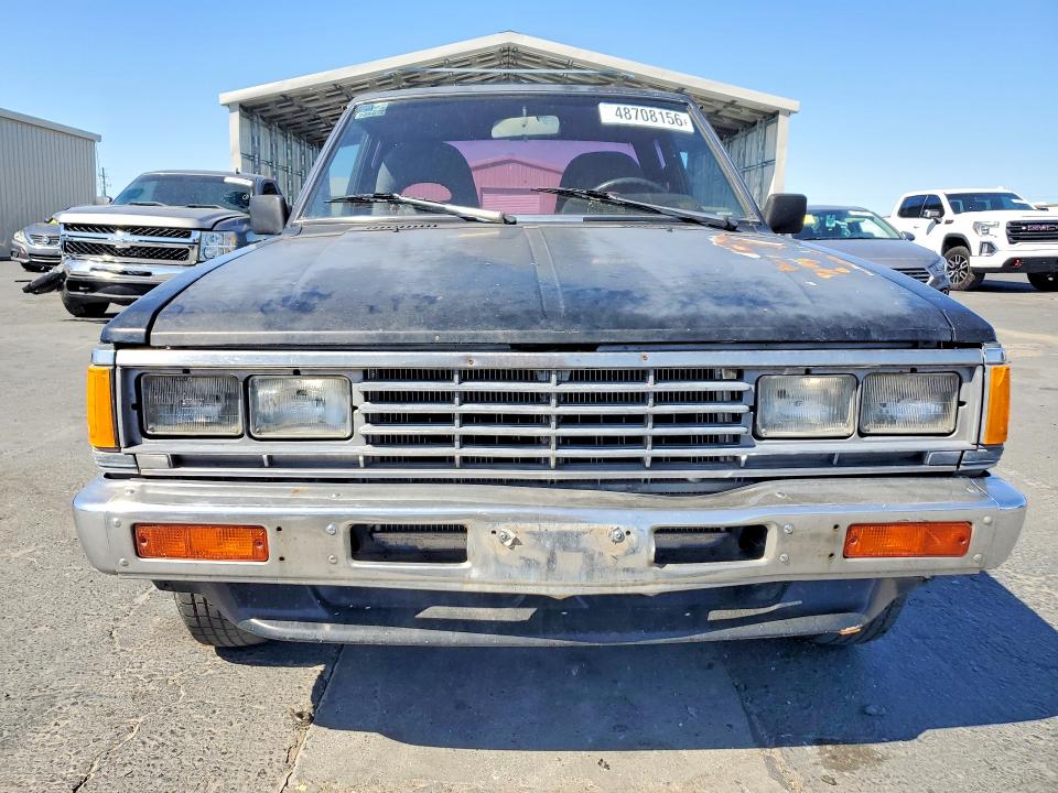 48708156 :رقم المزاد ، JN6ND06S5FW007516 vin ، 1985 Nissan Pickup مزاد بيع