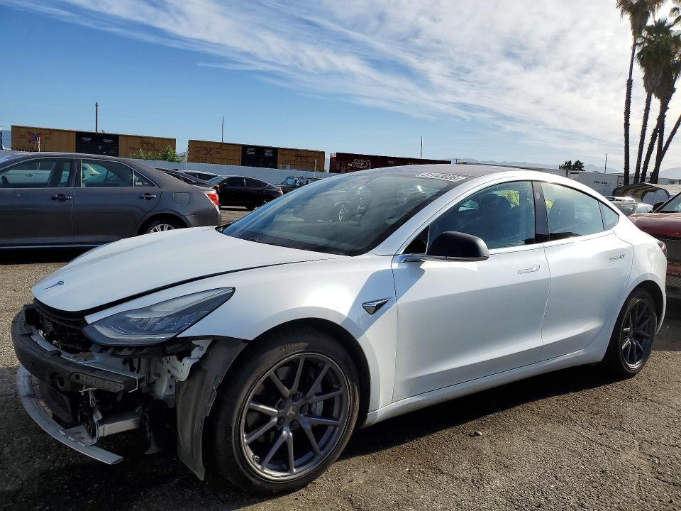 51143036 :رقم المزاد ، 5YJ3E1EAXKF300297 vin ، 2019 Tesla Model 3 مزاد بيع