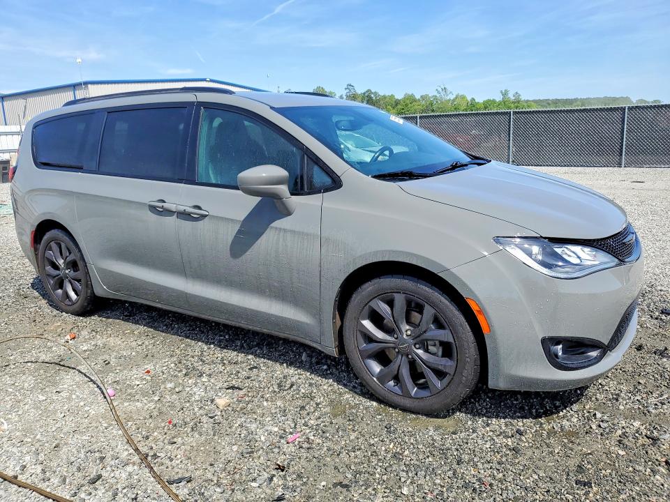 Auction sale of the 2020 Chrysler Pacifica, vin: 2C4RC1EG8LR267004, lot number: 50585696