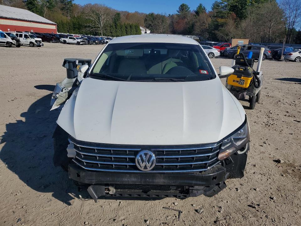 Продажа на аукционе авто 2017 Volkswagen Passat, vin: 1VWAT7A38HC079728, номер лота: 51103596